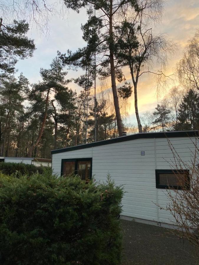 Sfeervolle Chalet Op De Veluwe In Hoenderloo Hotell Eksteriør bilde