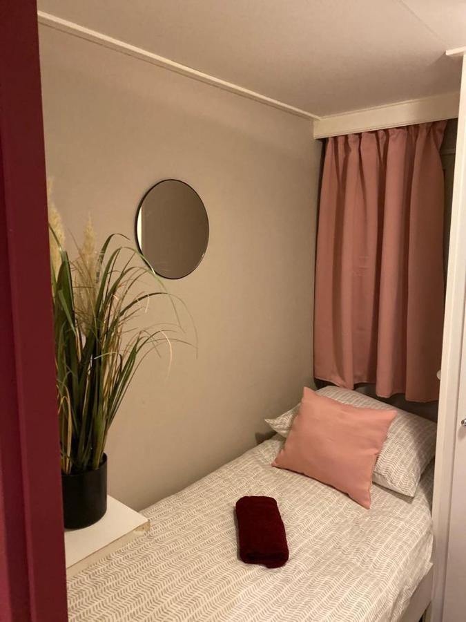 Sfeervolle Chalet Op De Veluwe In Hoenderloo Hotell Eksteriør bilde